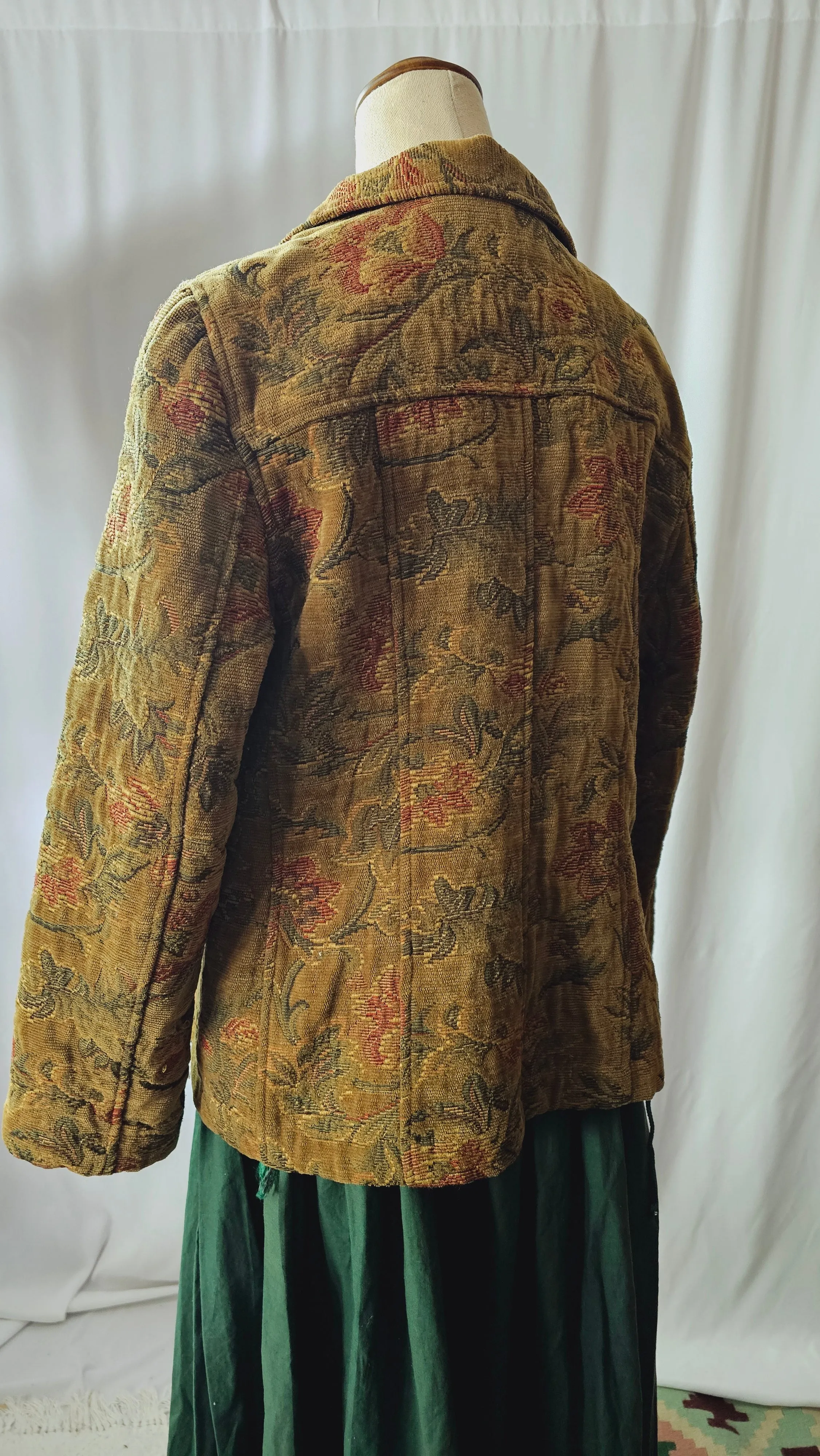Vintage Tapestry jacket with Corduroy Buttons L